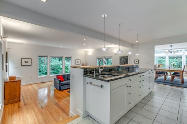 4 Russell Road Lexington, MA 02420 - Photo 11 of 30