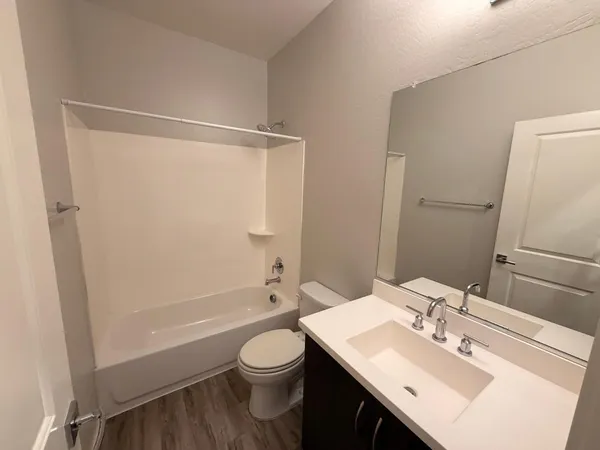 $1,799 | 2348 East Huntington Drive, Phoenix, AZ 85040