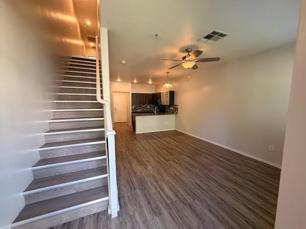 $1,799 | 2348 East Huntington Drive, Phoenix, AZ 85040