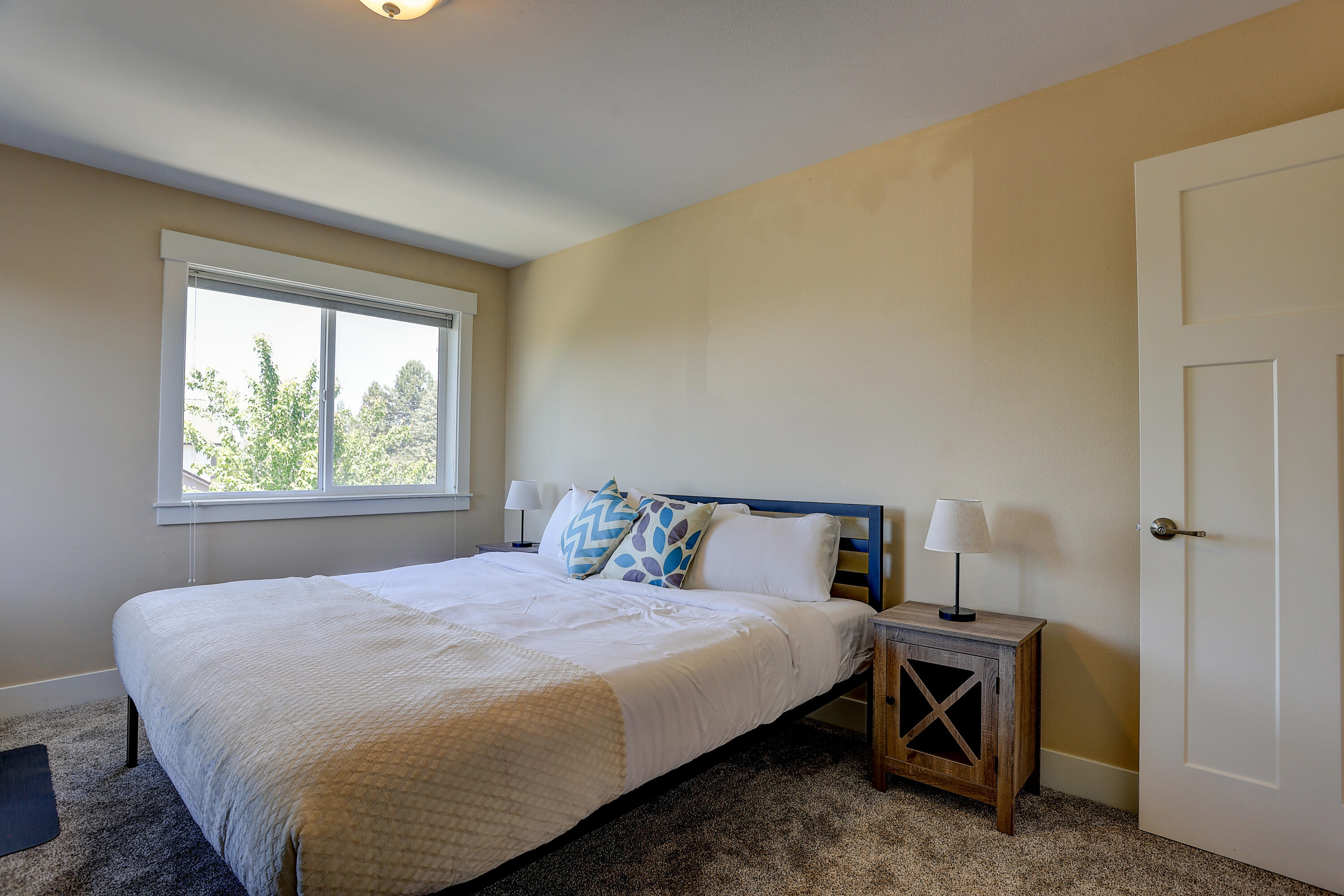 62509 Eagle Road Bend, OR 97701 - Photo 22 of 25 62509 Eagle Road-31