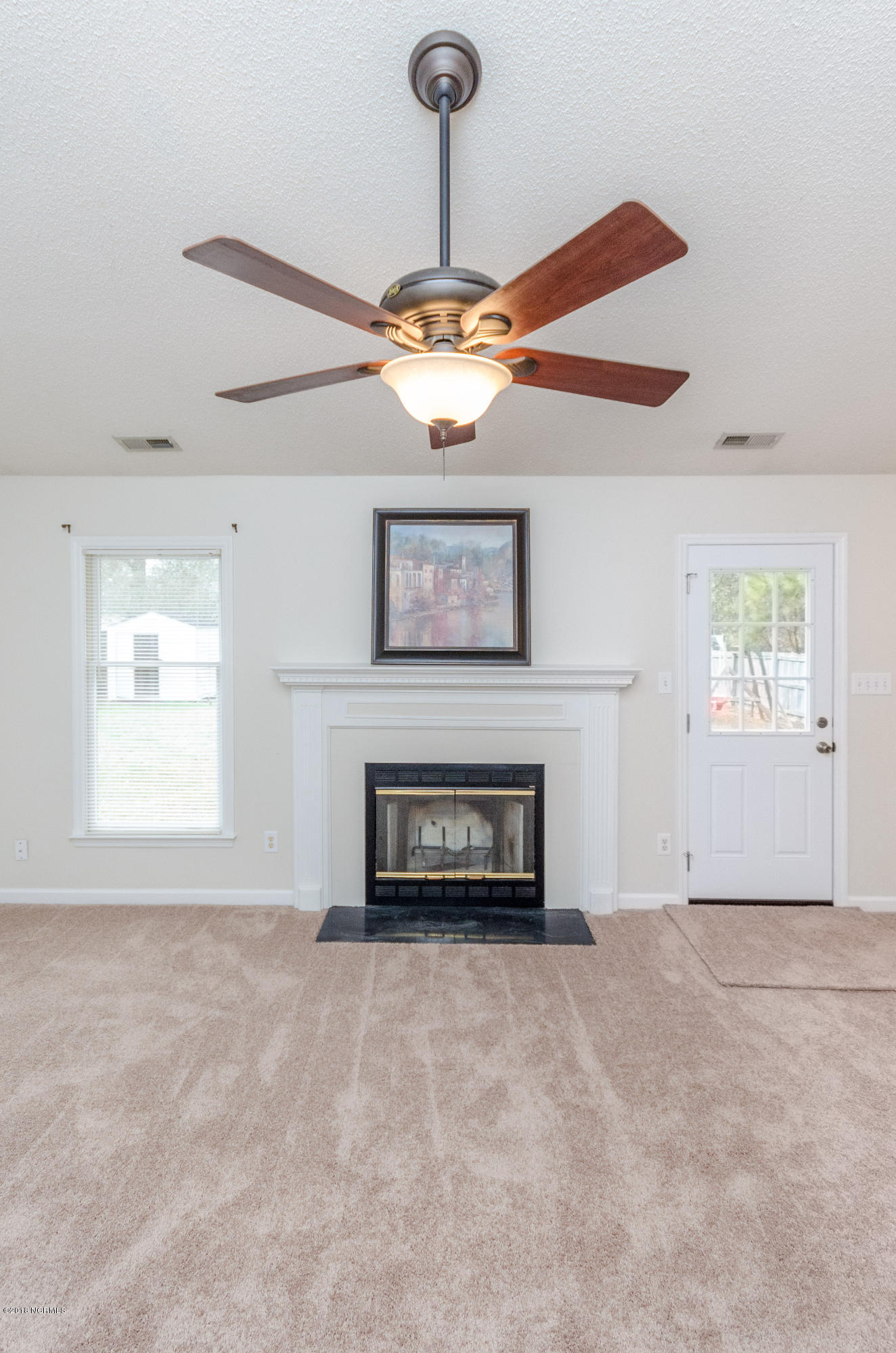 305 Raintree Circle Jacksonville, NC 28540 - Photo 9 of 31 DSC_0077
