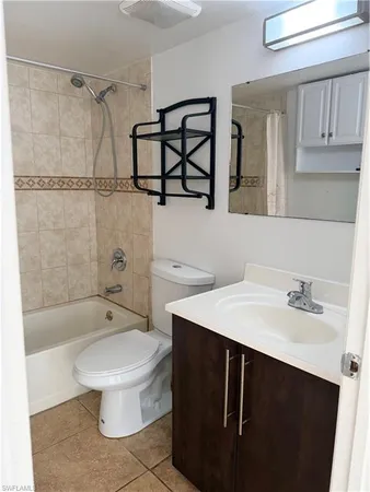 $1,750 | 190 Santa Clara Drive, Unit 190, Naples, FL 34104