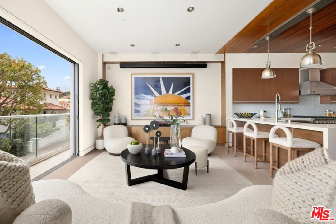 17713 Posetano Road Pacific Palisades, CA 90272 - Photo 3 of 24