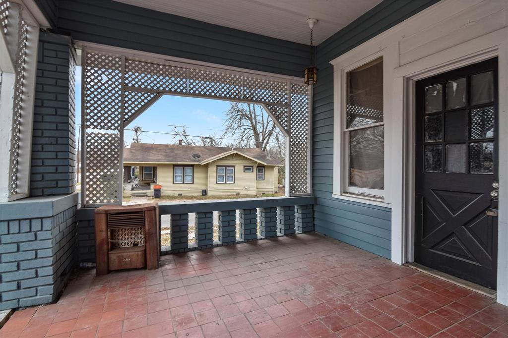 738 1st Street Southwest Paris, TX 75460 - Photo 23 of 25 View of patio