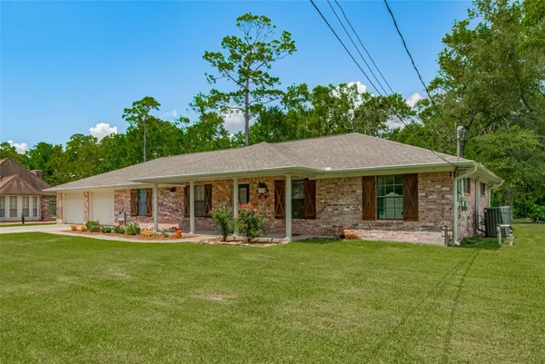 $2,800 | 109 Fox Hollow Drive, Baytown, TX 77521