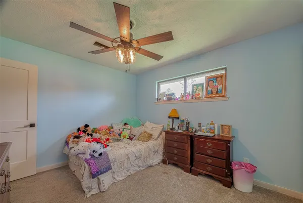 $2,800 | 109 Fox Hollow Drive, Baytown, TX 77521