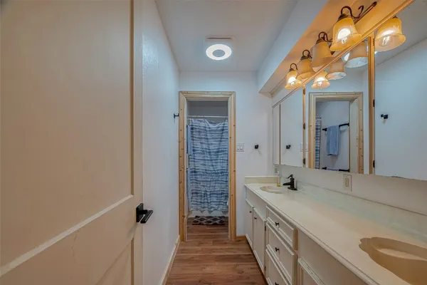 $2,800 | 109 Fox Hollow Drive, Baytown, TX 77521