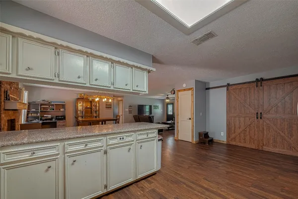 $2,800 | 109 Fox Hollow Drive, Baytown, TX 77521