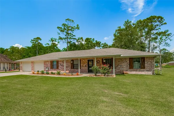 $2,800 | 109 Fox Hollow Drive, Baytown, TX 77521