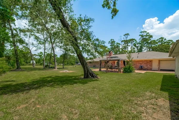 $2,800 | 109 Fox Hollow Drive, Baytown, TX 77521