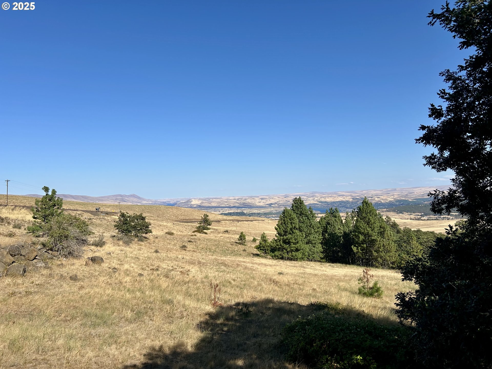 6520 7 Mile Hill Road The Dalles, OR 97058 - Photo 5 of 9 a view of ocean view and mountain