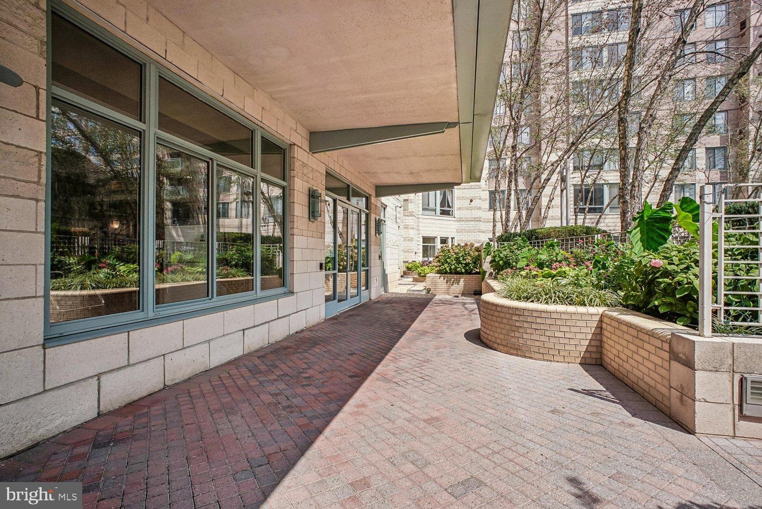 851 North Glebe Road, Unit 2015 Arlington, VA 22203 - Photo 5 of 55 The Continental Walk