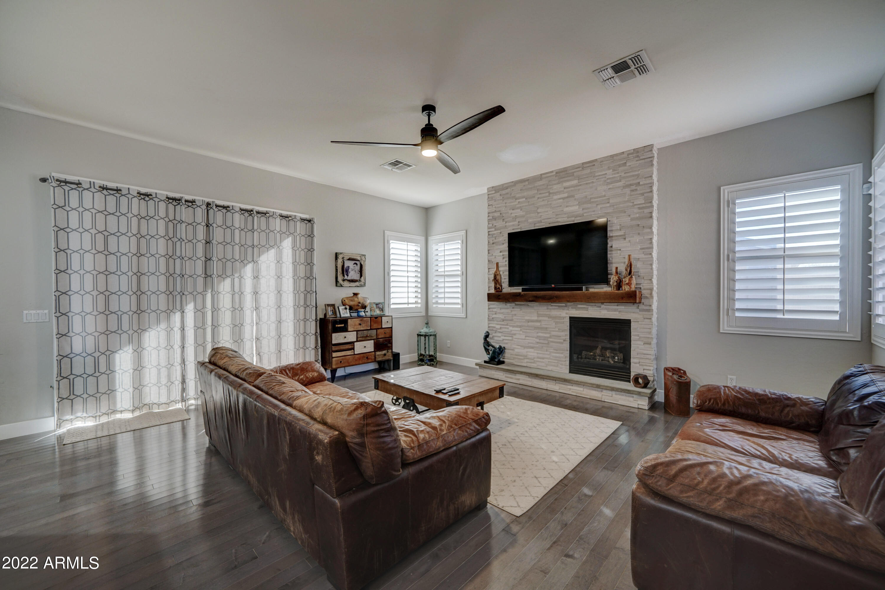 6839 West Rowel Road Peoria, AZ 85383 - Photo 12 of 24 6839 W Rowel Rd-12