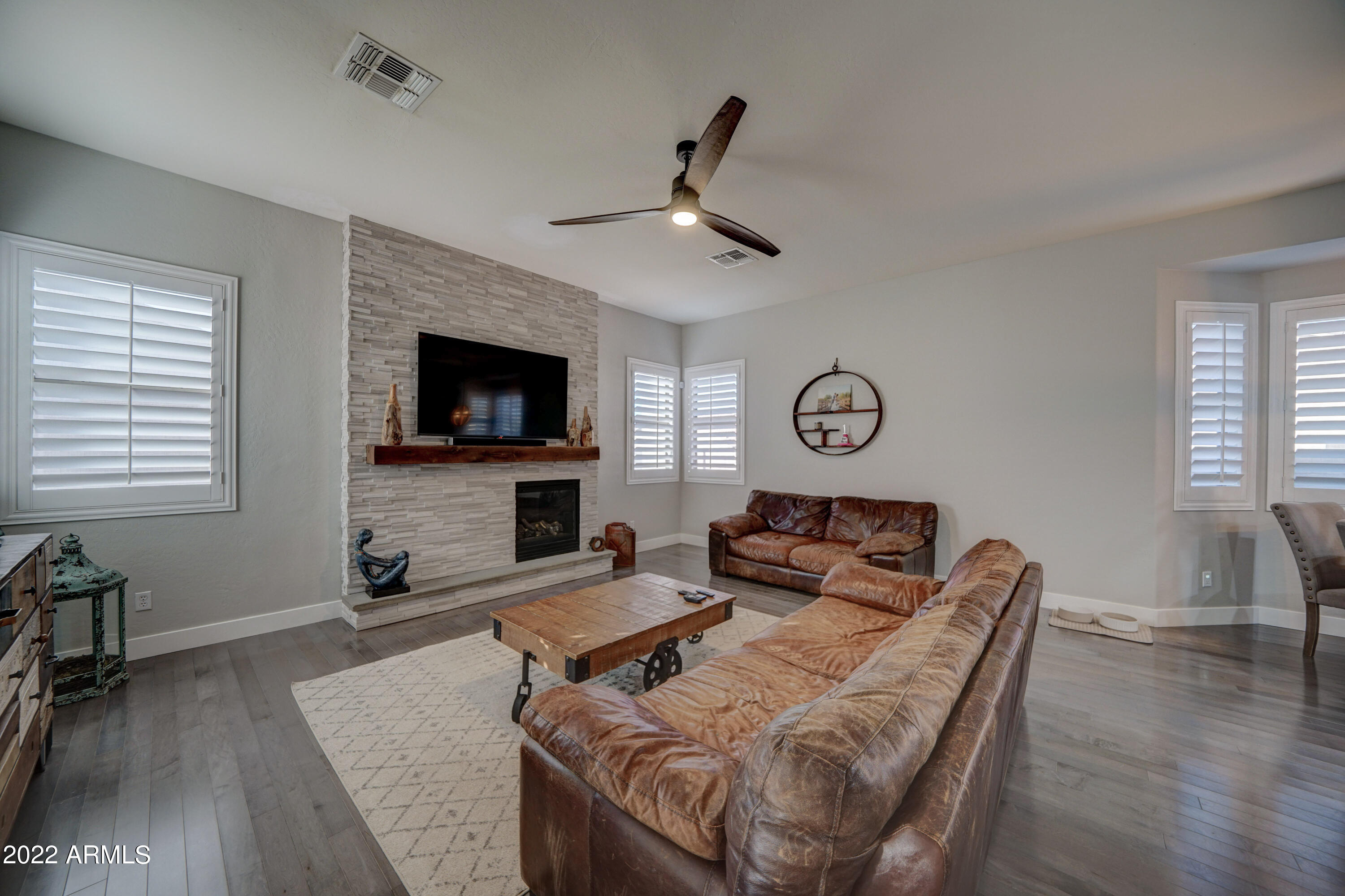 6839 West Rowel Road Peoria, AZ 85383 - Photo 13 of 24 6839 W Rowel Rd-13