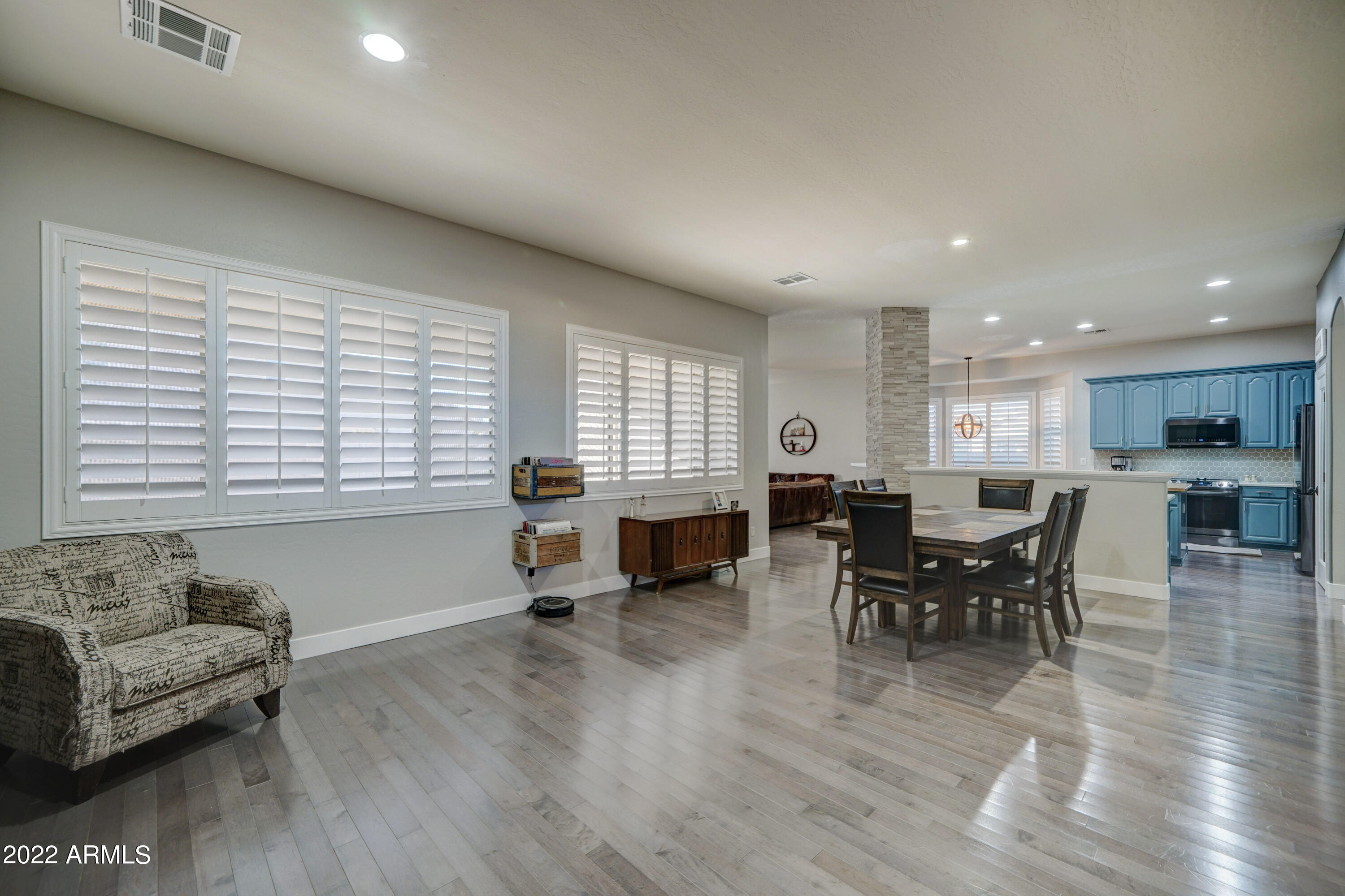 6839 West Rowel Road Peoria, AZ 85383 - Photo 5 of 24 6839 W Rowel Rd-5