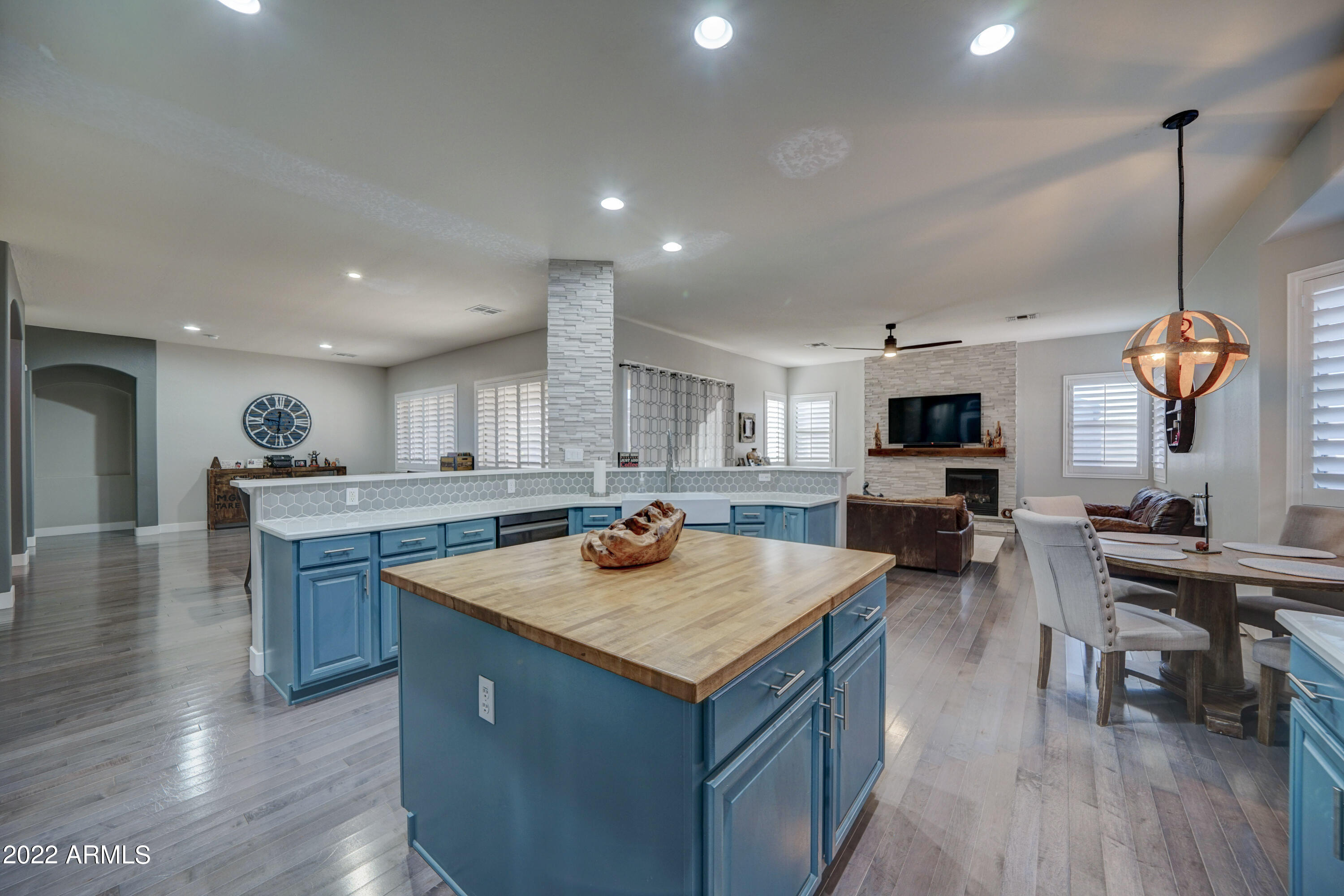 6839 West Rowel Road Peoria, AZ 85383 - Photo 7 of 24 6839 W Rowel Rd-7