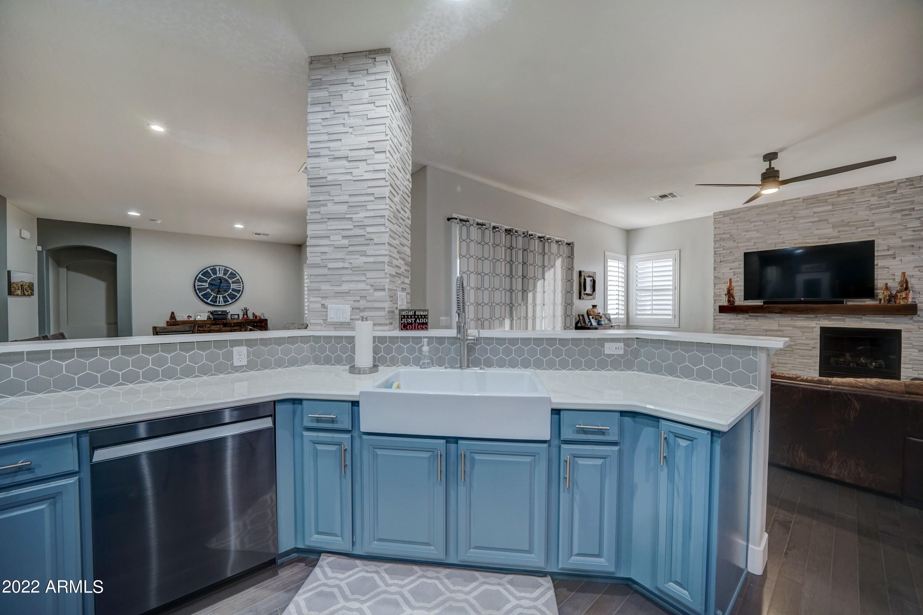 6839 West Rowel Road Peoria, AZ 85383 - Photo 9 of 24 6839 W Rowel Rd-9
