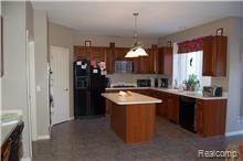 887 Loggers Circle Rochester, MI 48307 - Photo 3 of 12 Kitchen