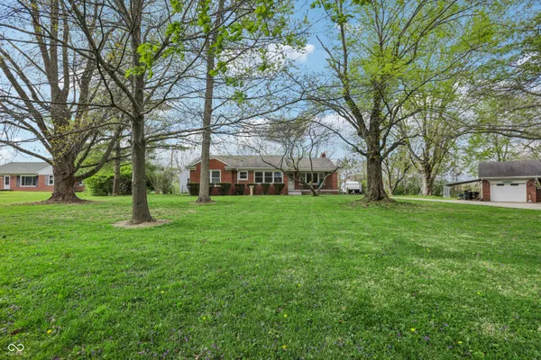 $330,000 | 1407 Highway 52, Fountaintown, IN 46130