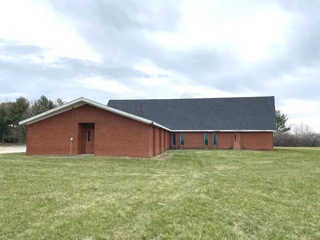a house view with garden space