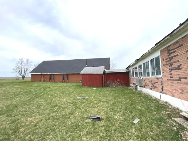 a house view with a outdoor space