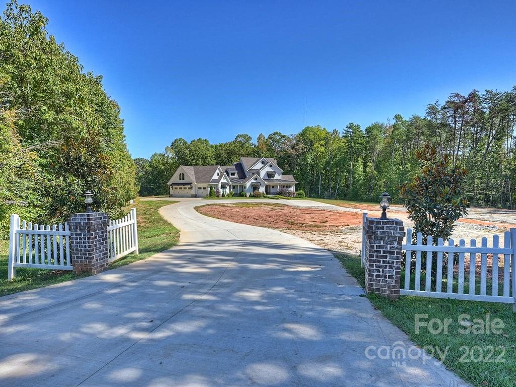668 Faith Road Mooresville, NC 28115 - Photo 4 of 45 Gallery Image 4