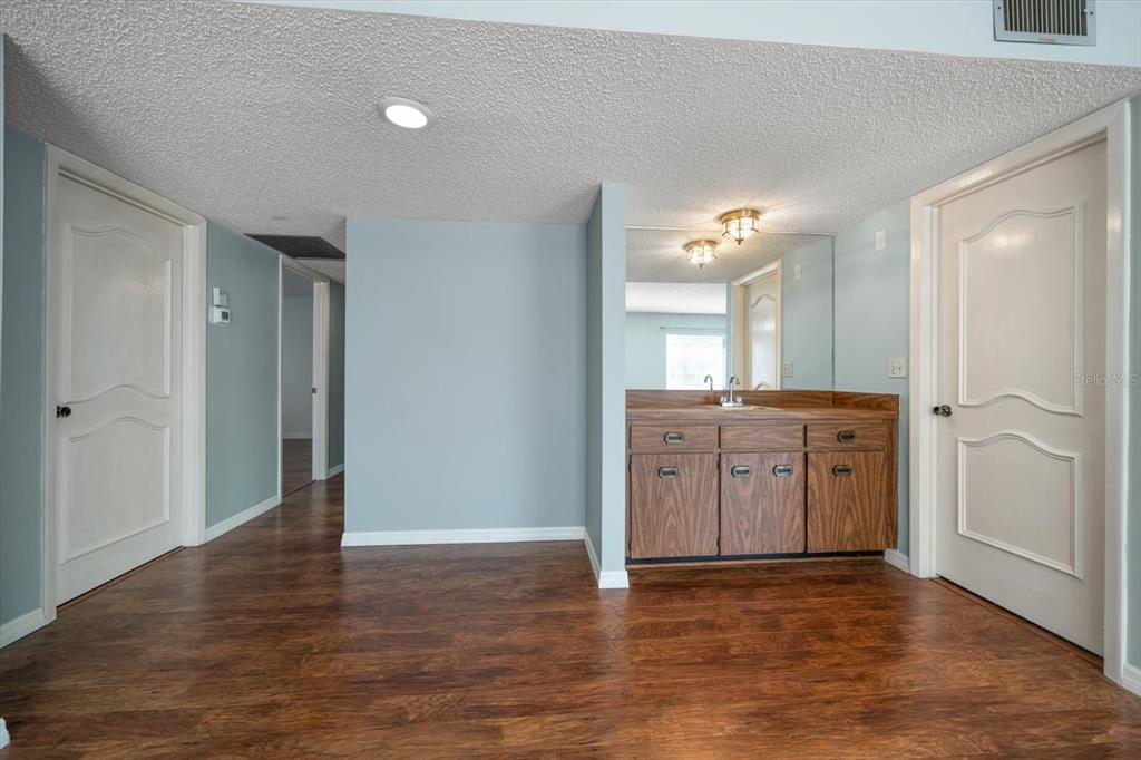 700 Starkey Road, Unit 1111 Largo, FL 33771 - Photo 12 of 38