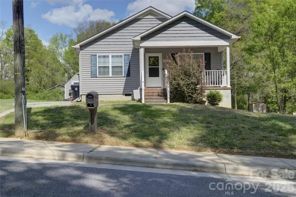 $295,000 | 419 North Academy Street, Mooresville, NC 28115