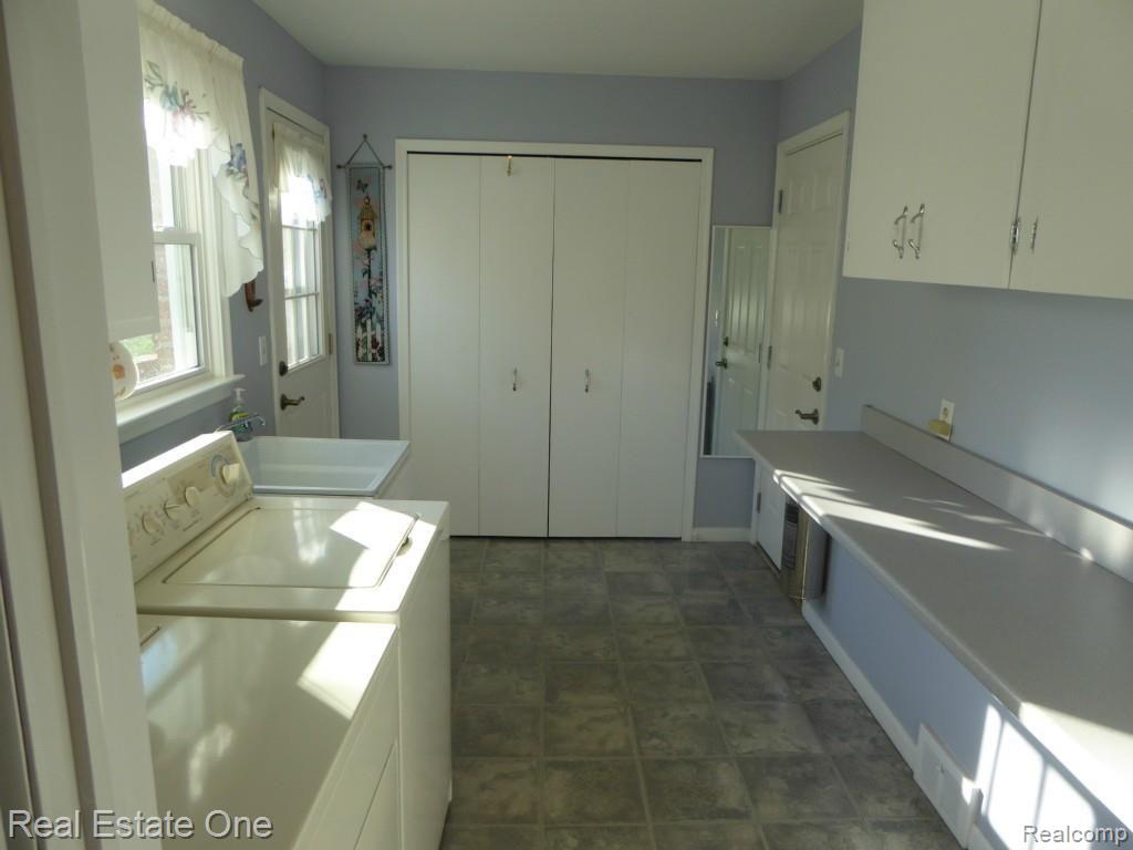 755 Baylor Road Rochester, MI 48309 - Photo 16 of 40 Baylor 013.jpg