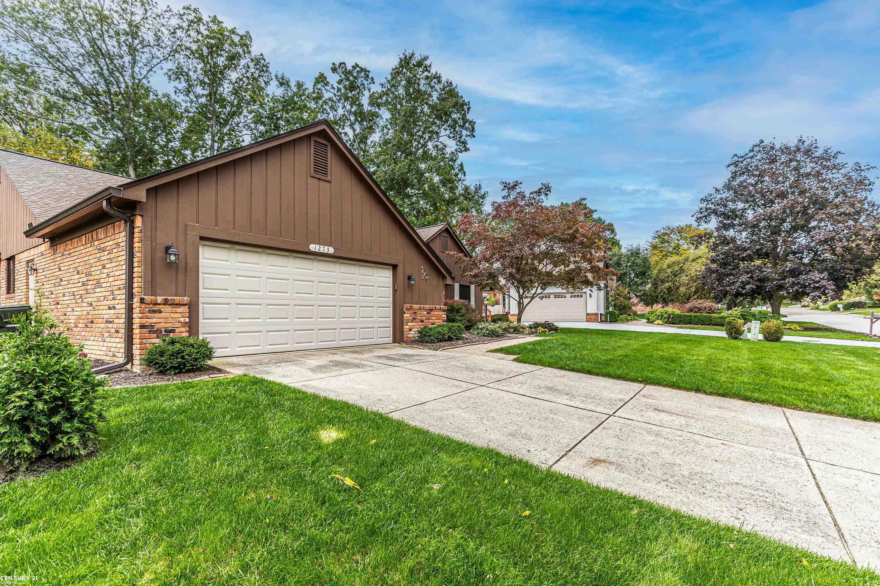 1275 Greenleaf Drive Rochester Hills, MI 48309 - Photo 4 of 36