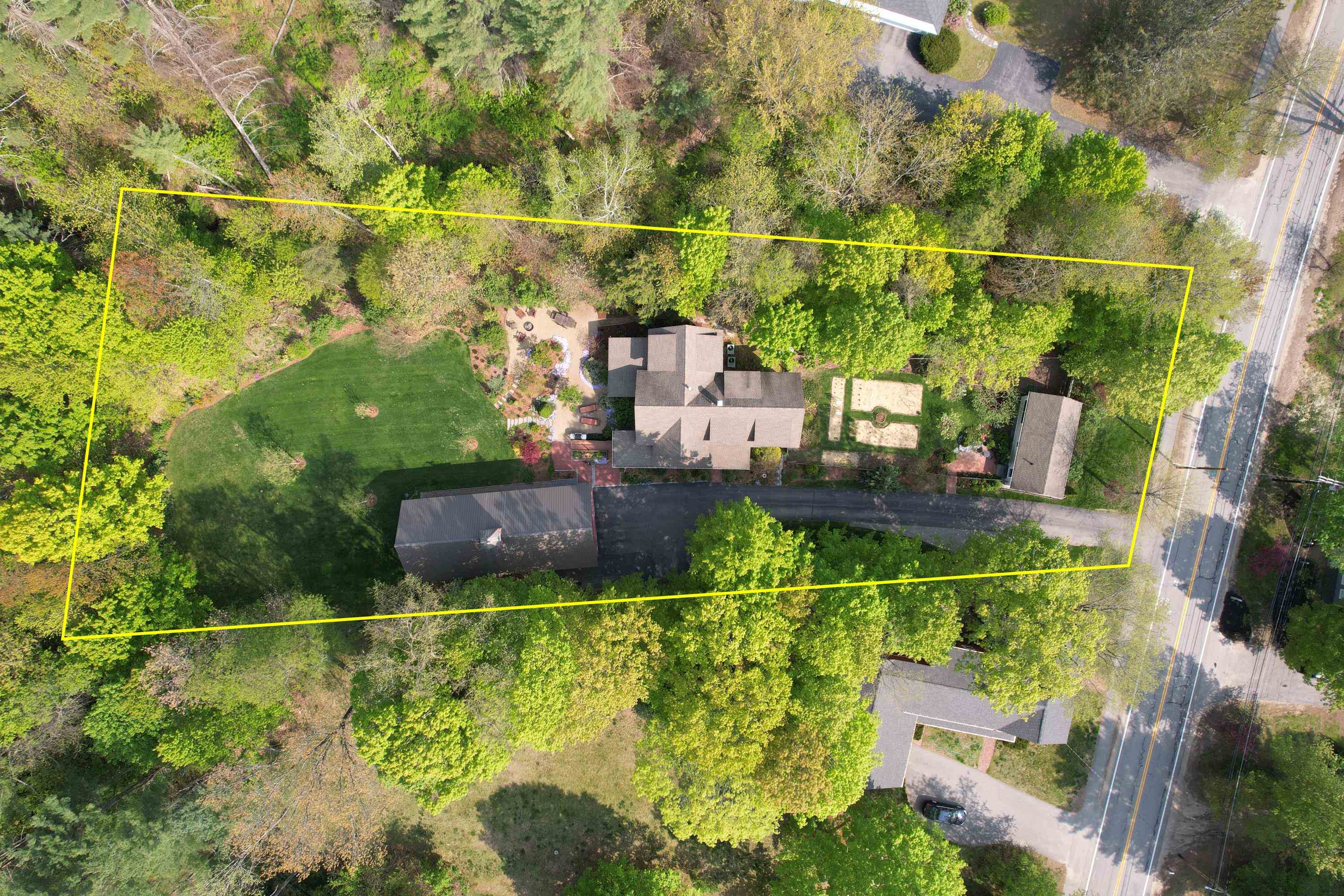 79 Mountain Road Concord, NH 03301 - Photo 2 of 39