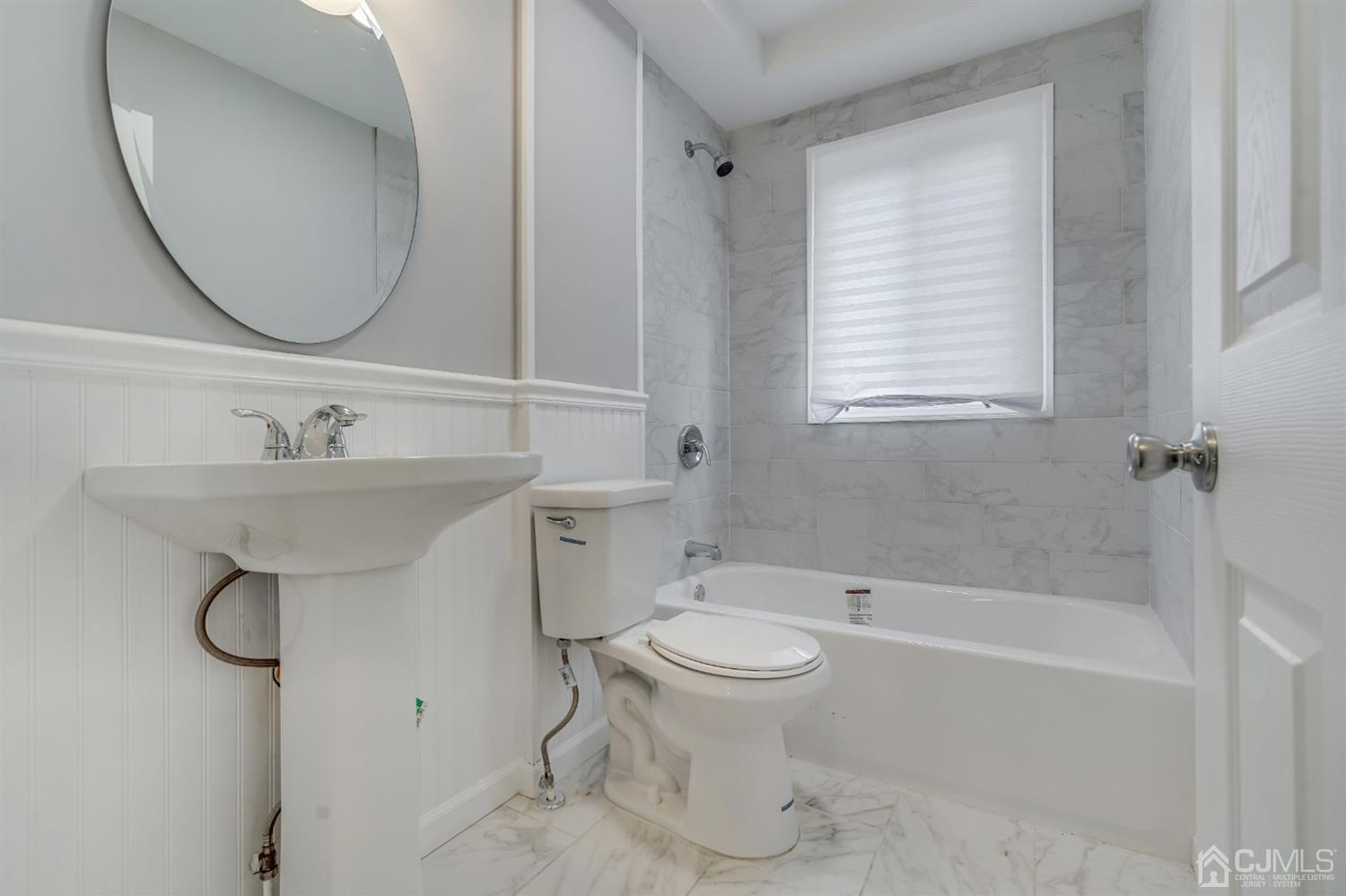 465 Inman Avenue Colonia, NJ 07067 - Photo 13 of 27 Gallery Image 13