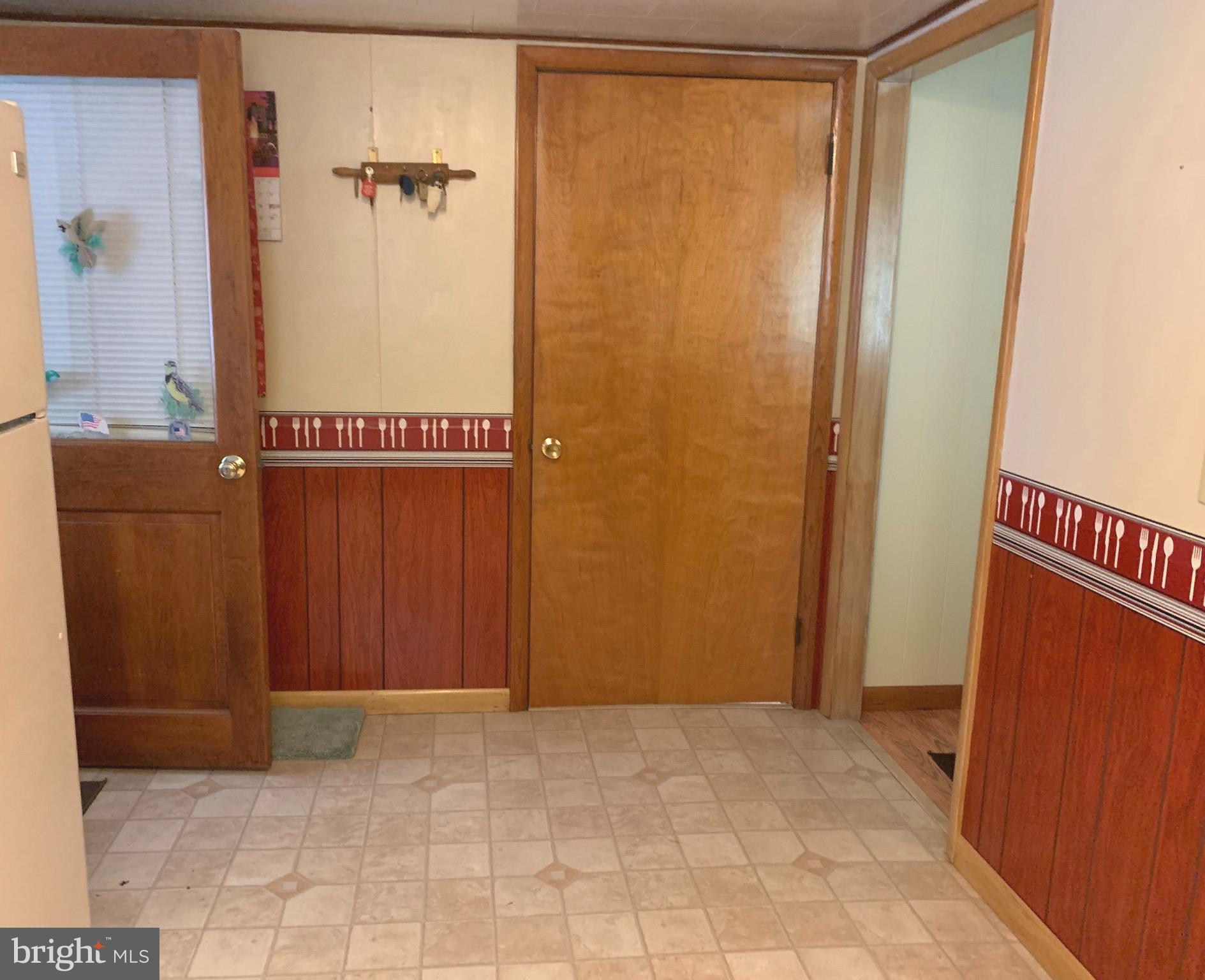 11350 Baker Road Keymar, MD 21757 - Photo 15 of 102 Kitchen table space
