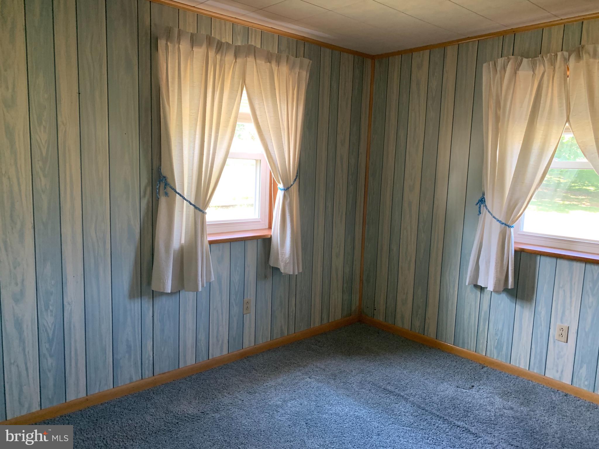 11350 Baker Road Keymar, MD 21757 - Photo 27 of 102 1st floor bedroom