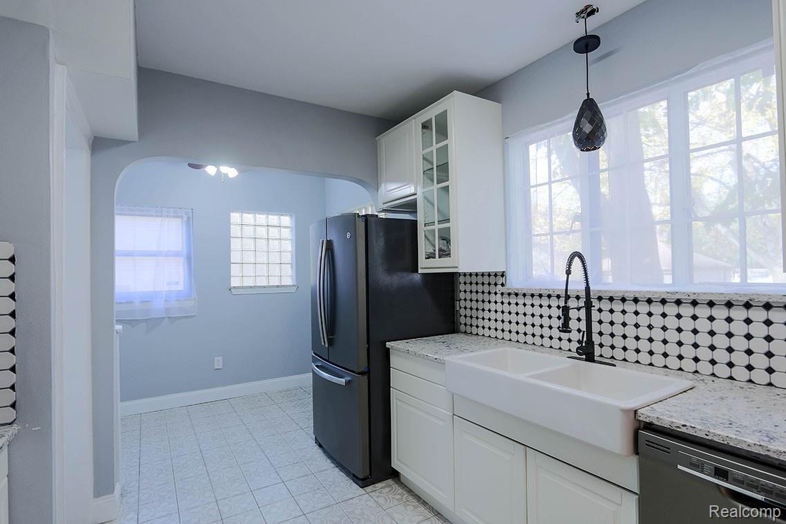 14645 Stahelin Road Detroit, MI 48223 - Photo 15 of 37 Stahelin-34.jpg