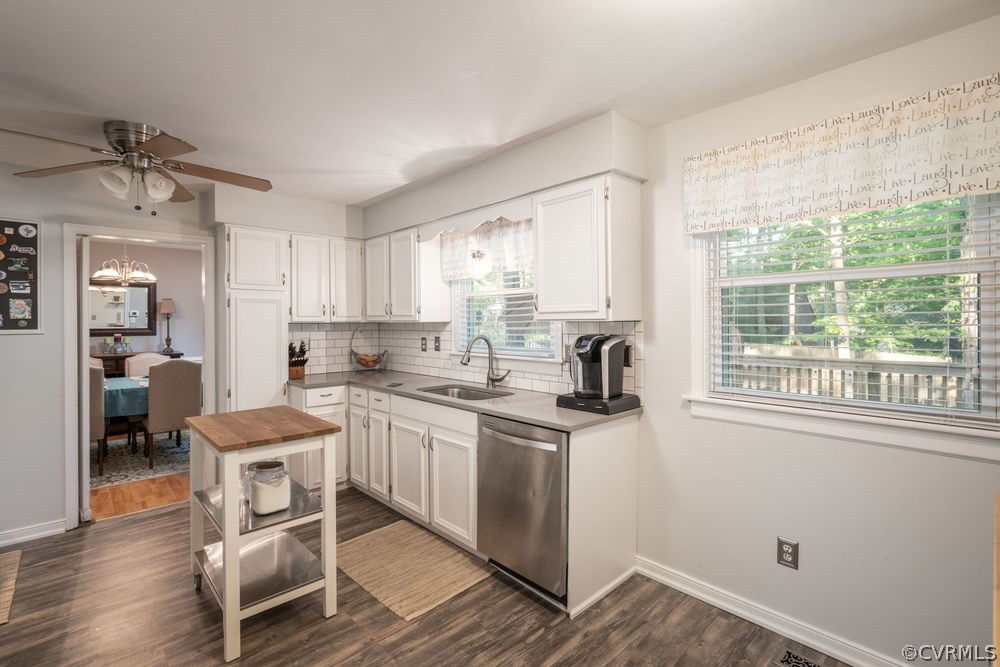 2007 Esquire Road North Chesterfield, VA 23235 - Photo 3 of 25 Eat in Kitchen with freshly painted cabinets and Q