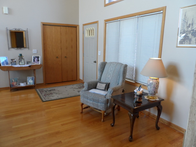 214 Florence Road Inverness, IL 60010 - Photo 4 of 25