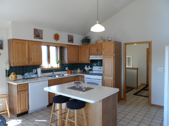 214 Florence Road Inverness, IL 60010 - Photo 7 of 25