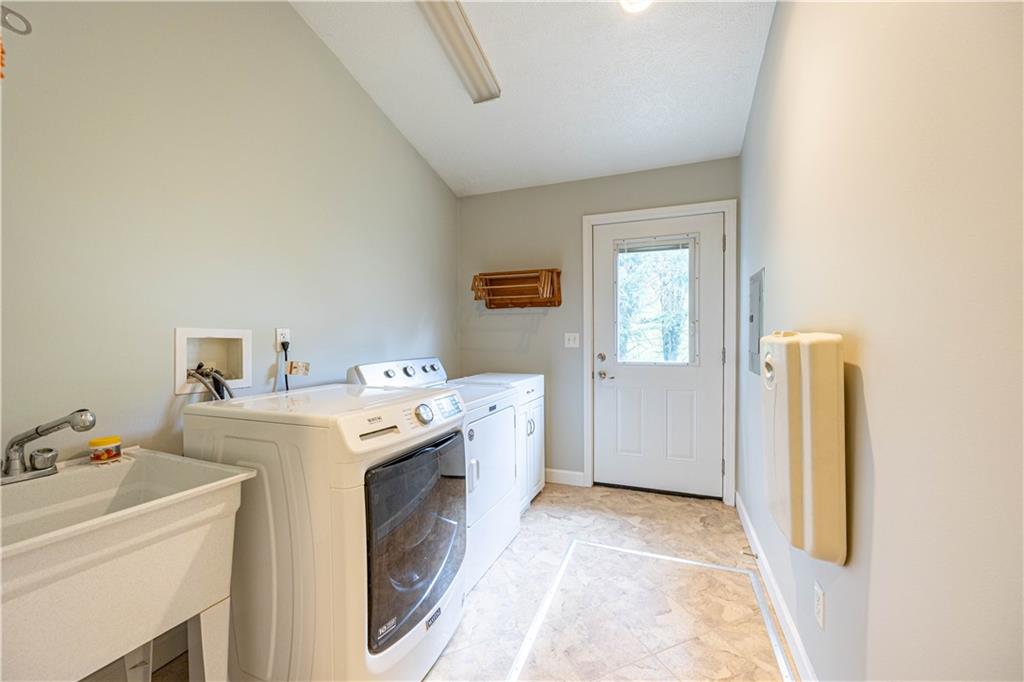 2339 Freeport Road New Kensington, PA 15068 - Photo 19 of 31