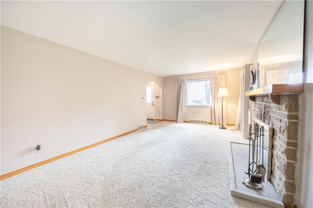 2339 Freeport Road New Kensington, PA 15068 - Photo 5 of 31