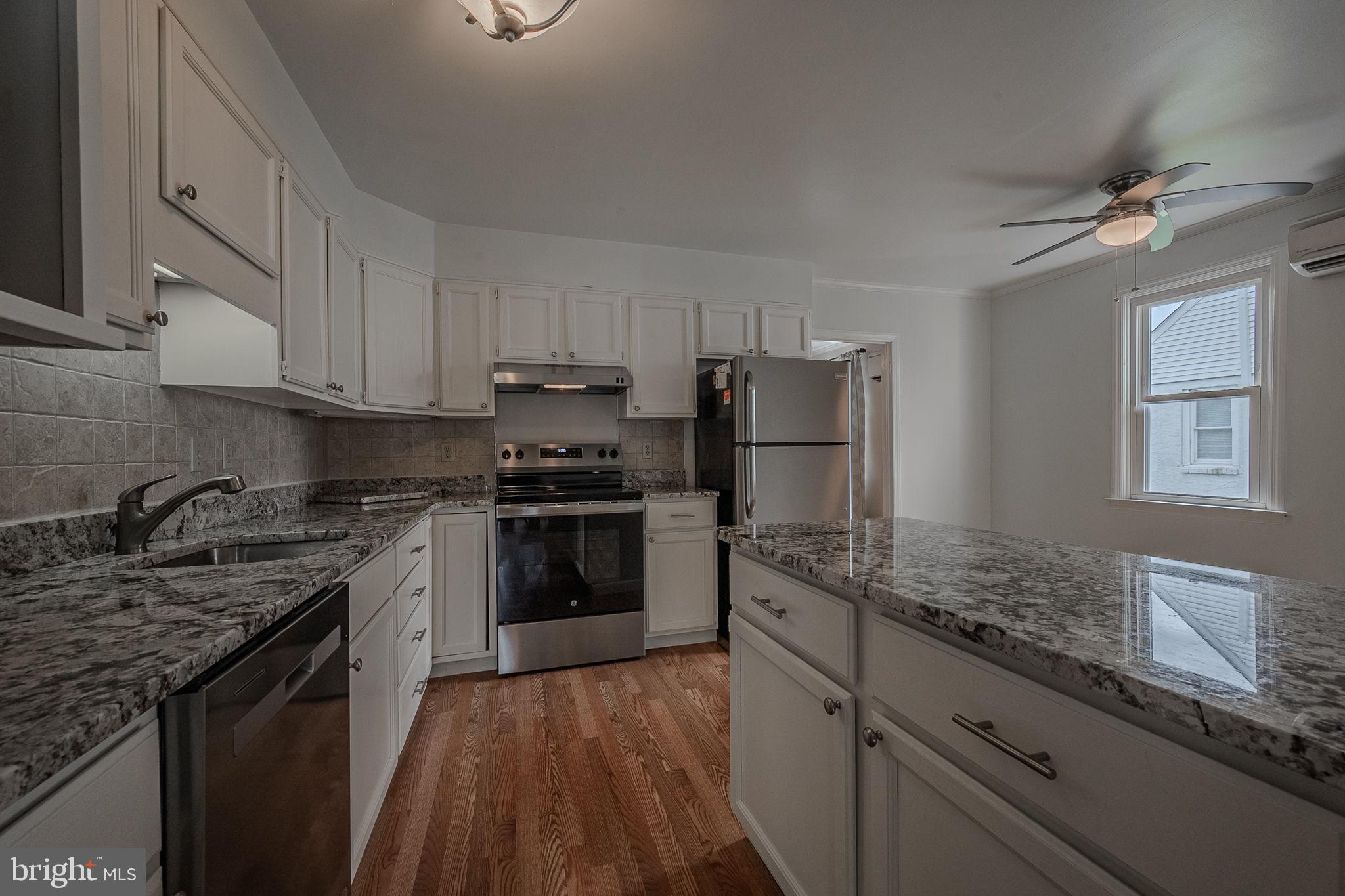 704 Lehigh Road Newark, DE 19711 - Photo 8 of 39 Beautiful updated kitchen