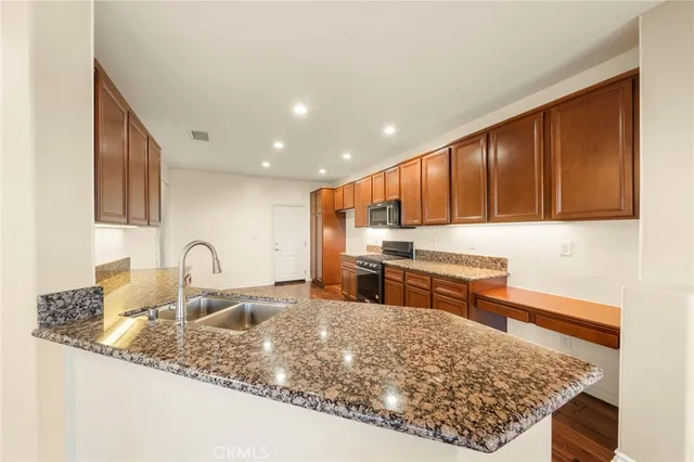 $820,000 | 26640 Via Bellazza, Valencia, CA 91381