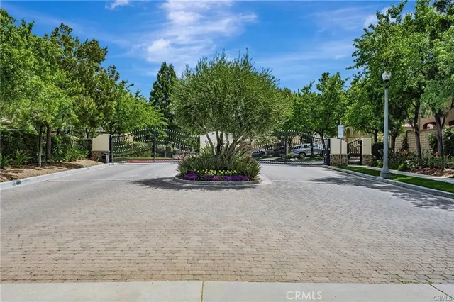 $820,000 | 26640 Via Bellazza, Valencia, CA 91381