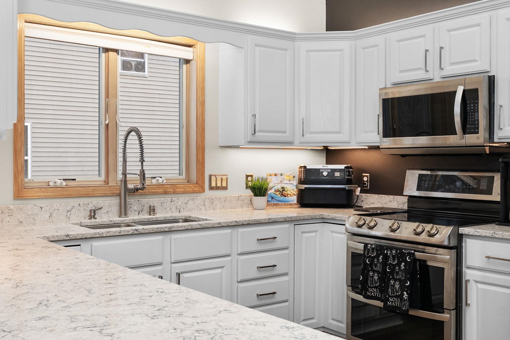 6132 Culpepper Lane Madison, WI 53718 - Photo 2 of 34