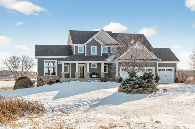 $825,000 | 26415 Wyldewood Drive, Webster, MN 55088
