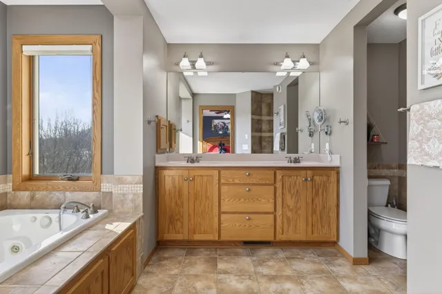 $825,000 | 26415 Wyldewood Drive, Webster, MN 55088