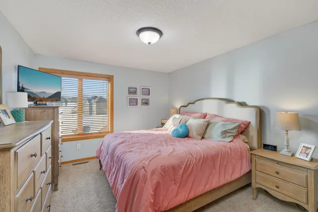 $825,000 | 26415 Wyldewood Drive, Webster, MN 55088