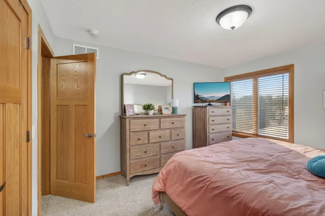 $825,000 | 26415 Wyldewood Drive, Webster, MN 55088