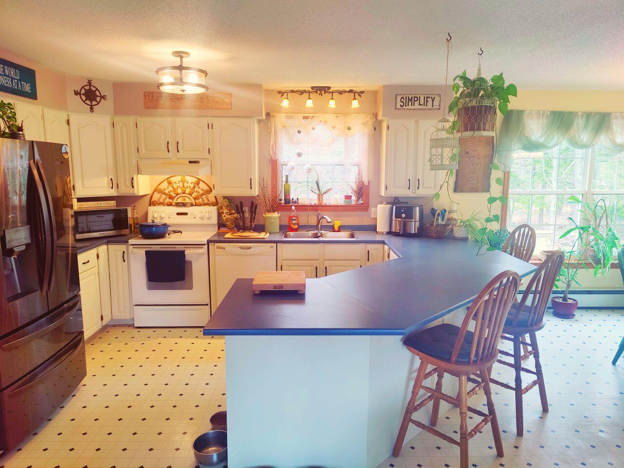 2147 North Berwick Road Wells, ME 04090 - Photo 20 of 54 Kitchen Peninsula