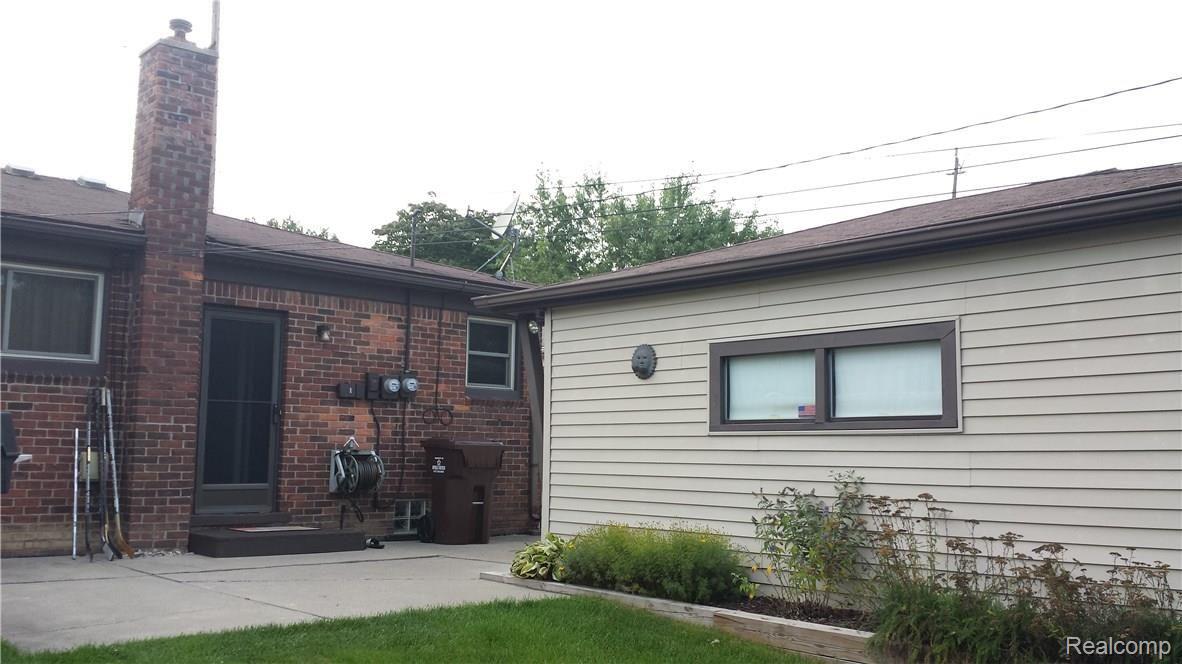 482 Henry Ruff Road Garden City, MI 48135 - Photo 8 of 39 390.jpg